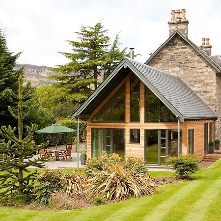 ピトロクリー Craigatin House & Courtyardゲストハウス エクステリア 写真