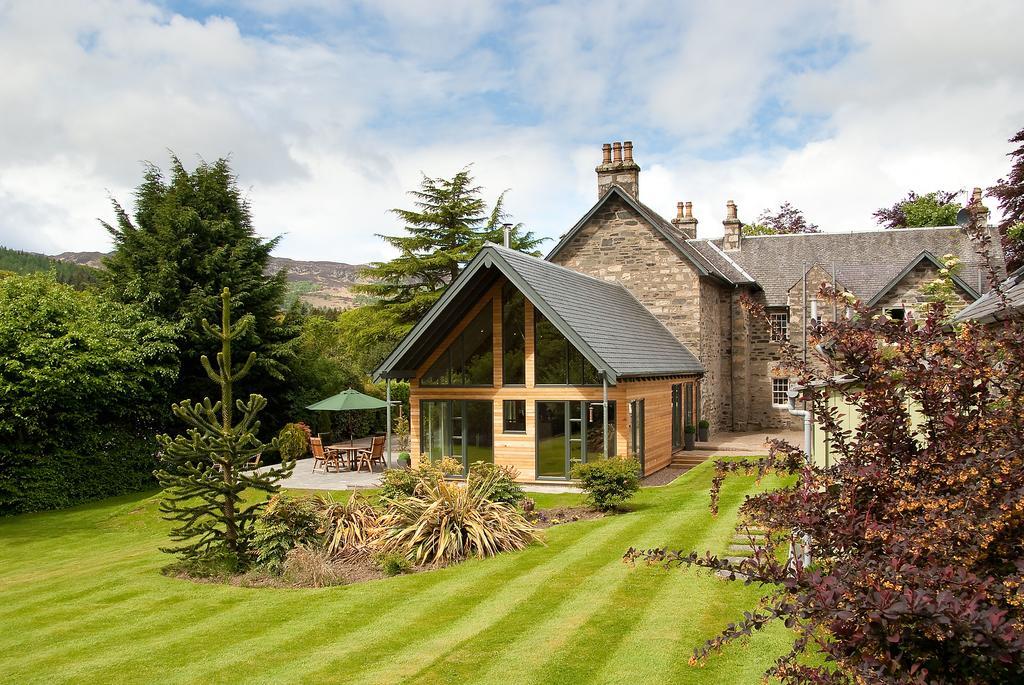 ピトロクリー Craigatin House & Courtyardゲストハウス エクステリア 写真